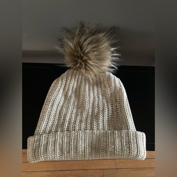 In Excellent Condition! LOVE YOUR MELON Hat - Picture 6 of 8